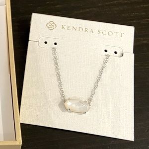 Kendra Scott necklace